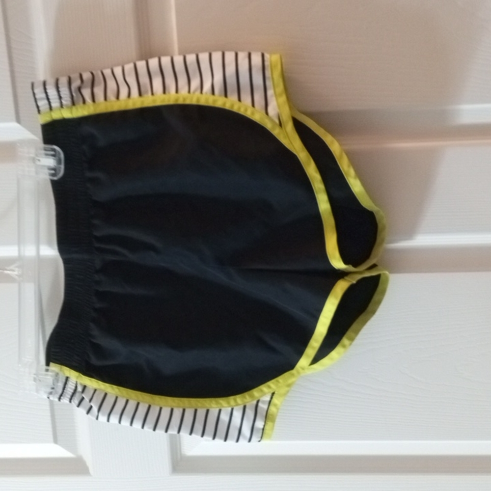 Shorts that a size small women's